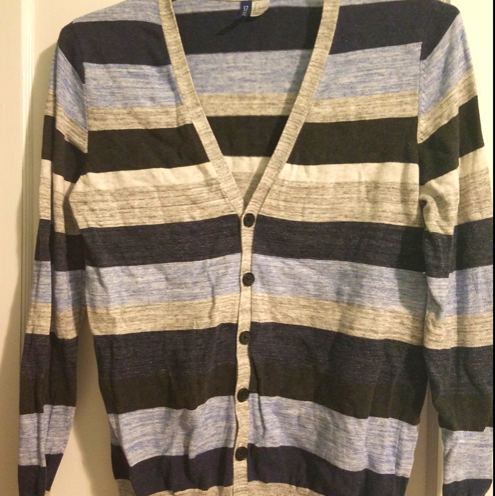 Lightweight V-neck H&M button up cardigan